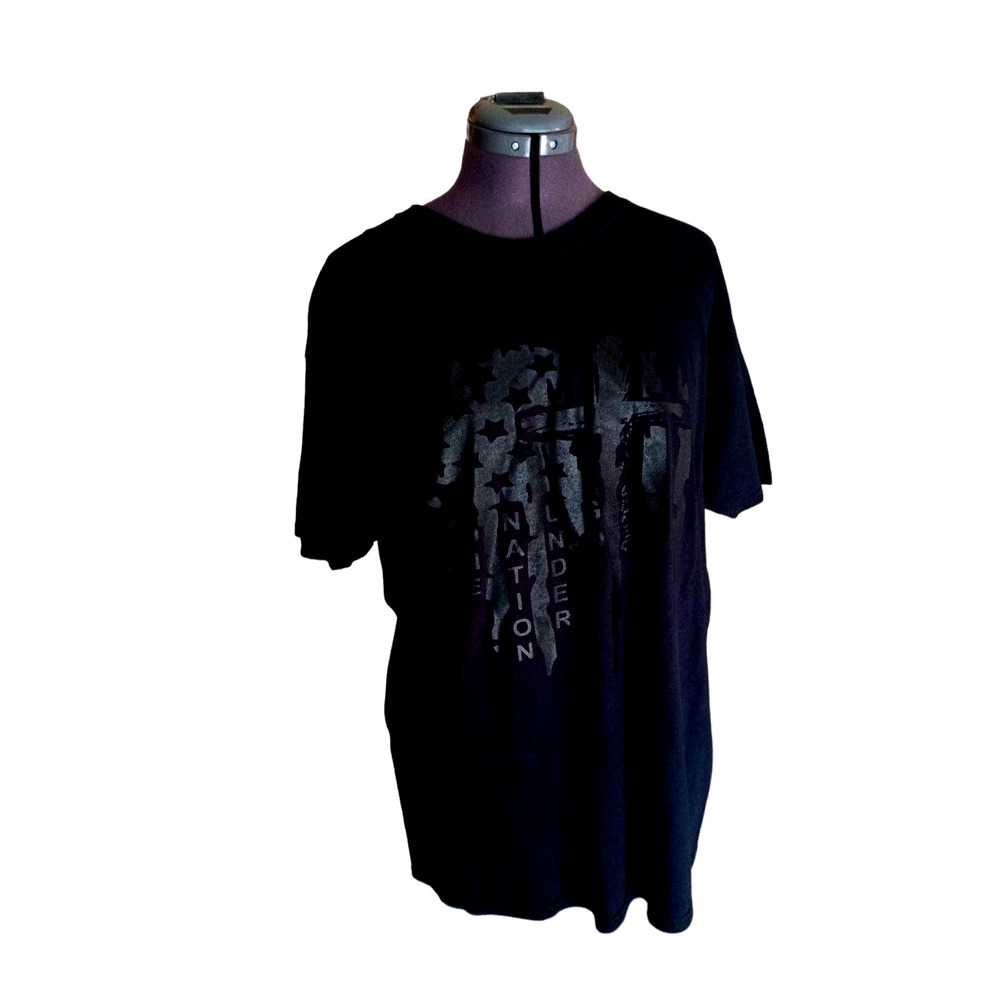 Gildan short sleeve black tee shirt, L